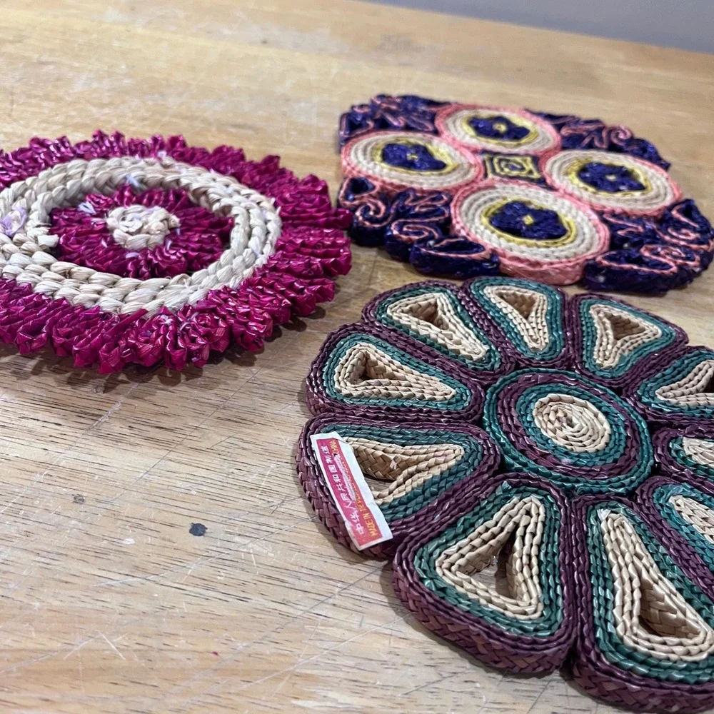 Vtg Set 3 Woven Raffia Straw Trivets Floral Boho Colorful Hot Pads Made in China